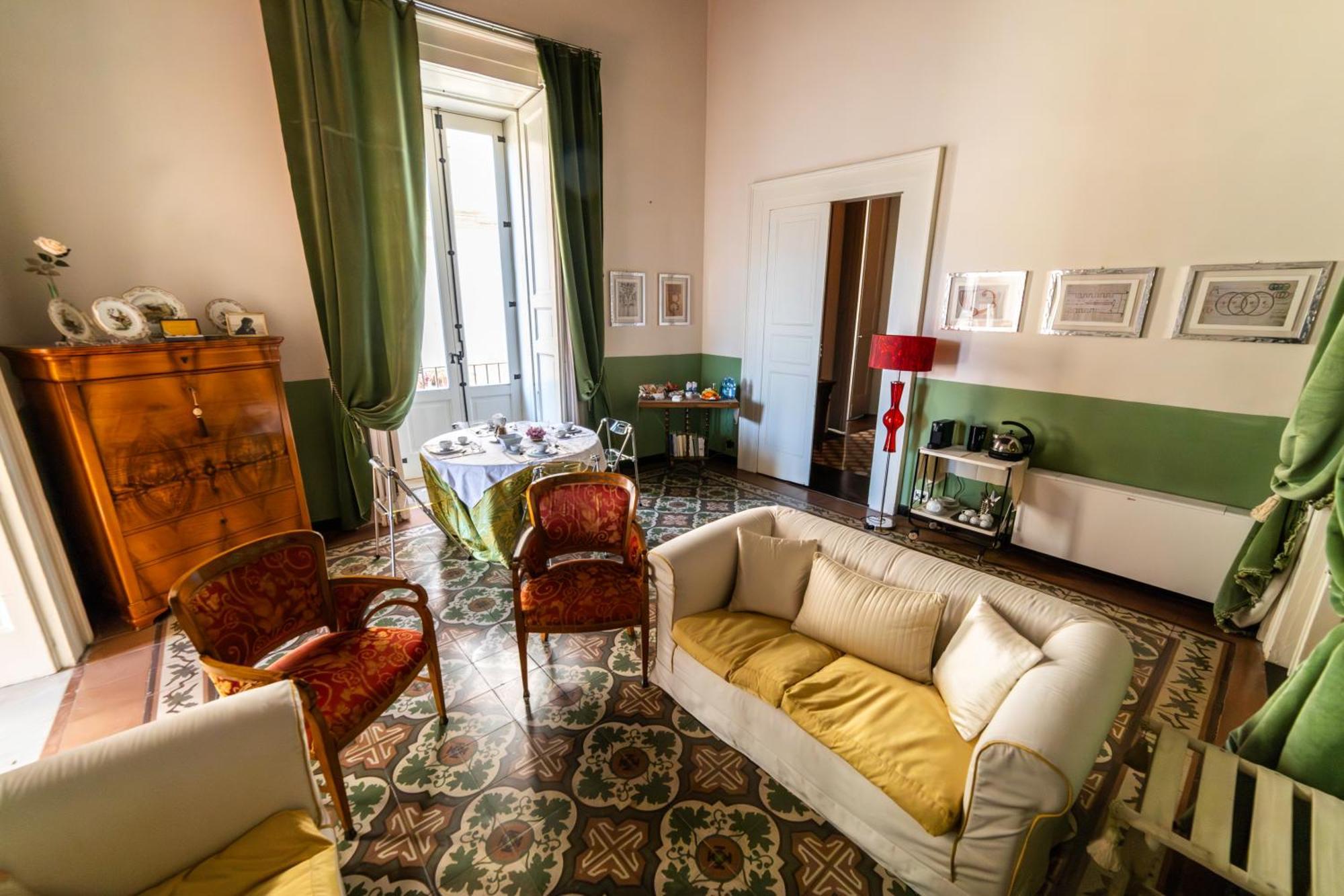Dimora Storica Giostra Vecchia - Palazzo Grisolia 1809 コゼンツァ エクステリア 写真