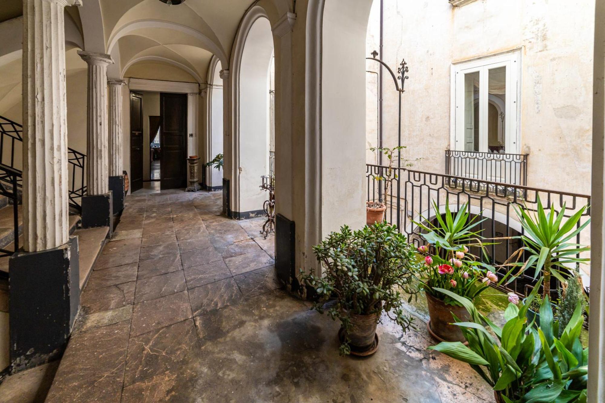 Dimora Storica Giostra Vecchia - Palazzo Grisolia 1809 コゼンツァ エクステリア 写真