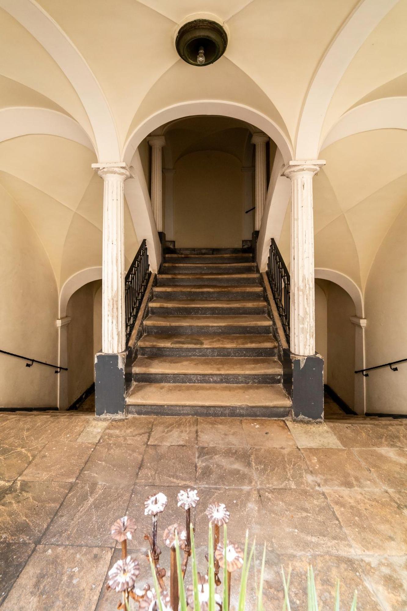 Dimora Storica Giostra Vecchia - Palazzo Grisolia 1809 コゼンツァ エクステリア 写真