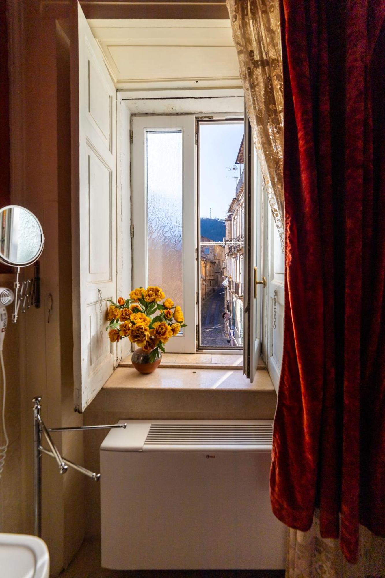 Dimora Storica Giostra Vecchia - Palazzo Grisolia 1809 コゼンツァ エクステリア 写真