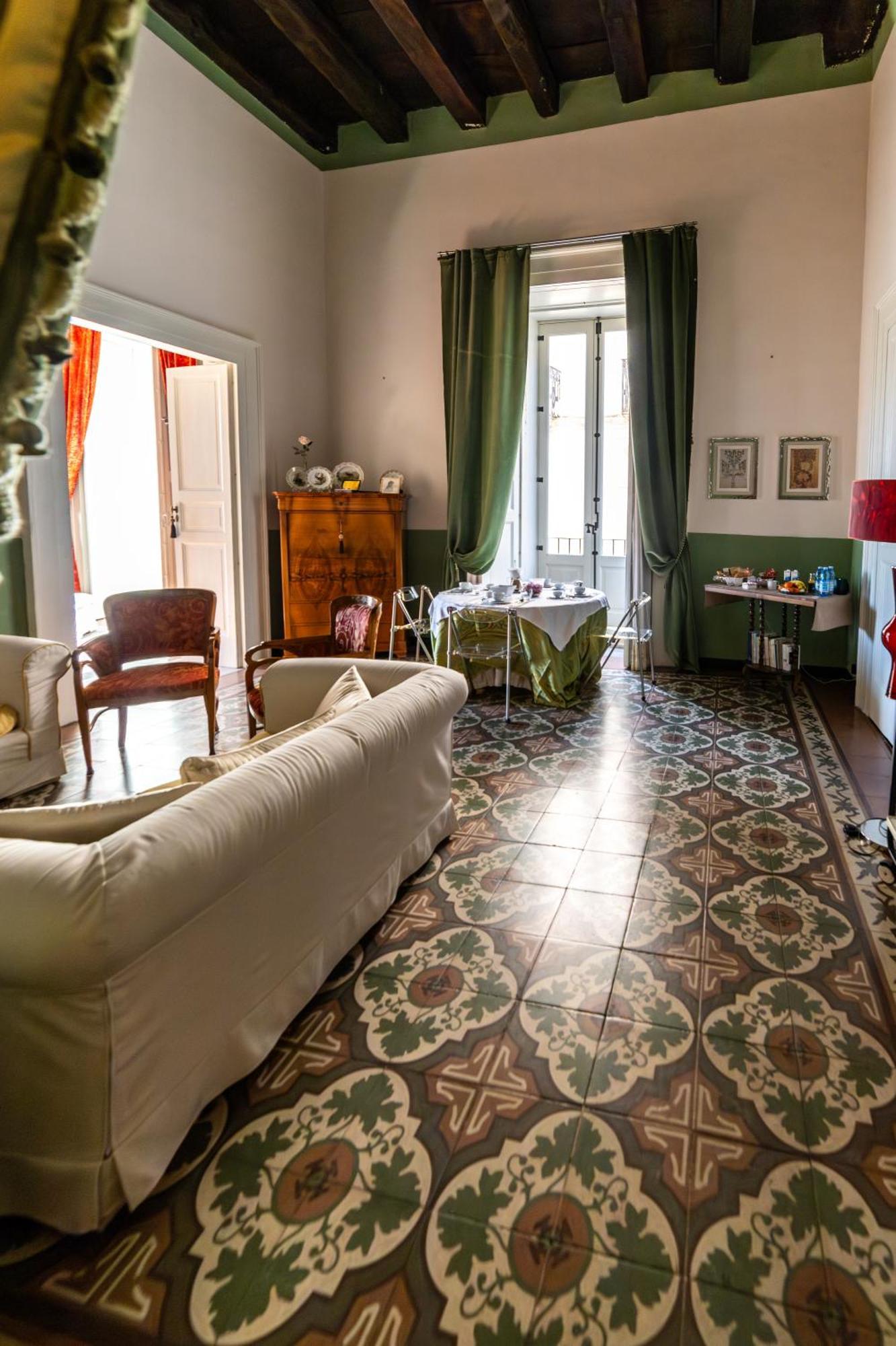 Dimora Storica Giostra Vecchia - Palazzo Grisolia 1809 コゼンツァ エクステリア 写真