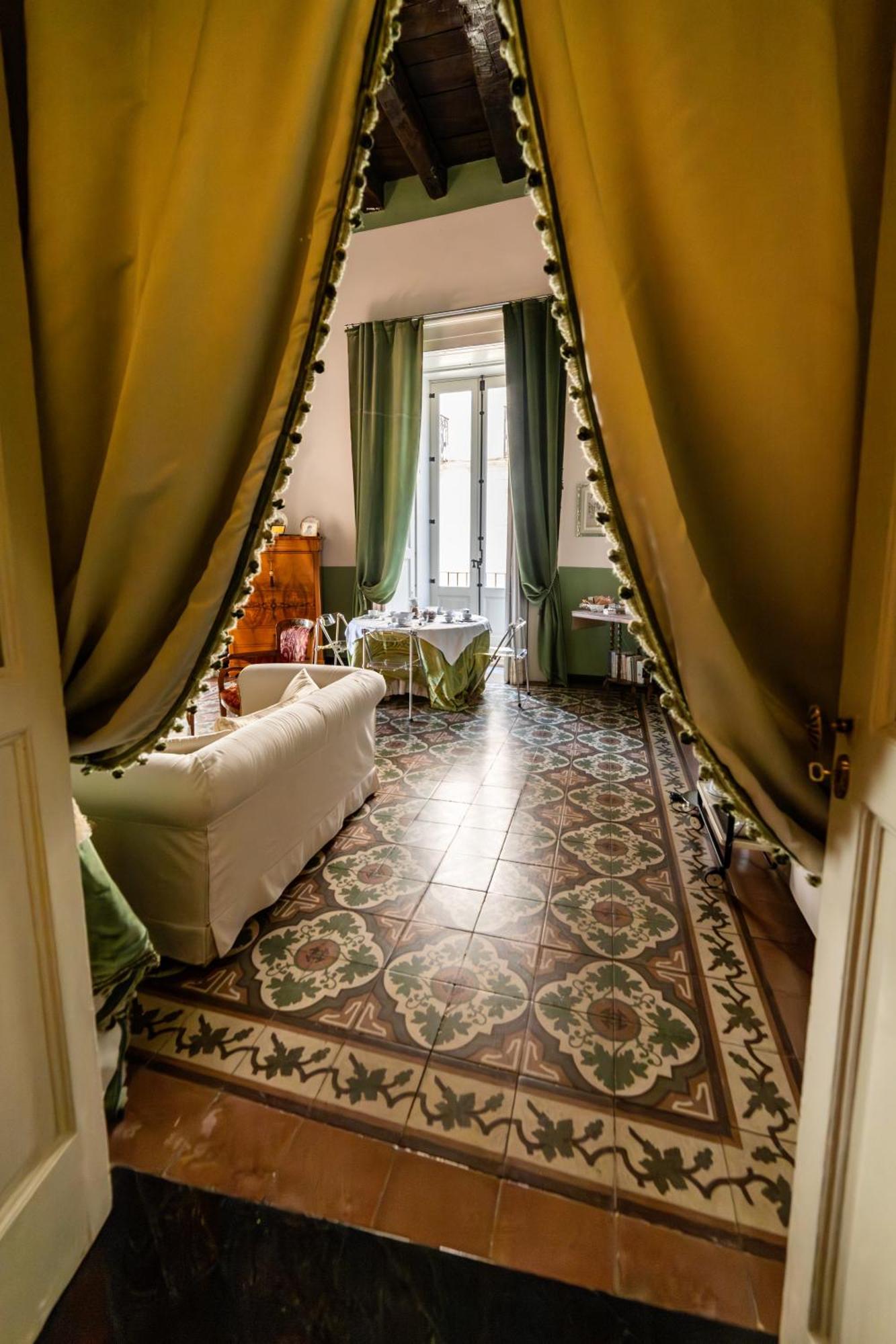 Dimora Storica Giostra Vecchia - Palazzo Grisolia 1809 コゼンツァ エクステリア 写真